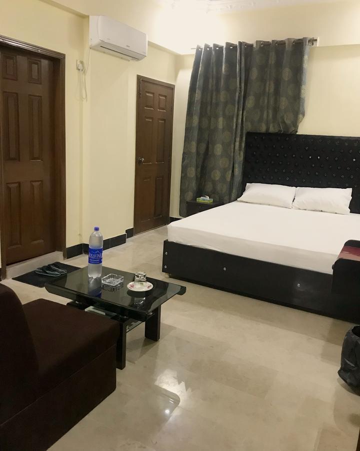 Hotel Second Home 카라치 외부 사진