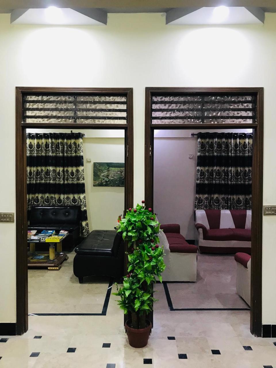 Hotel Second Home 카라치 외부 사진