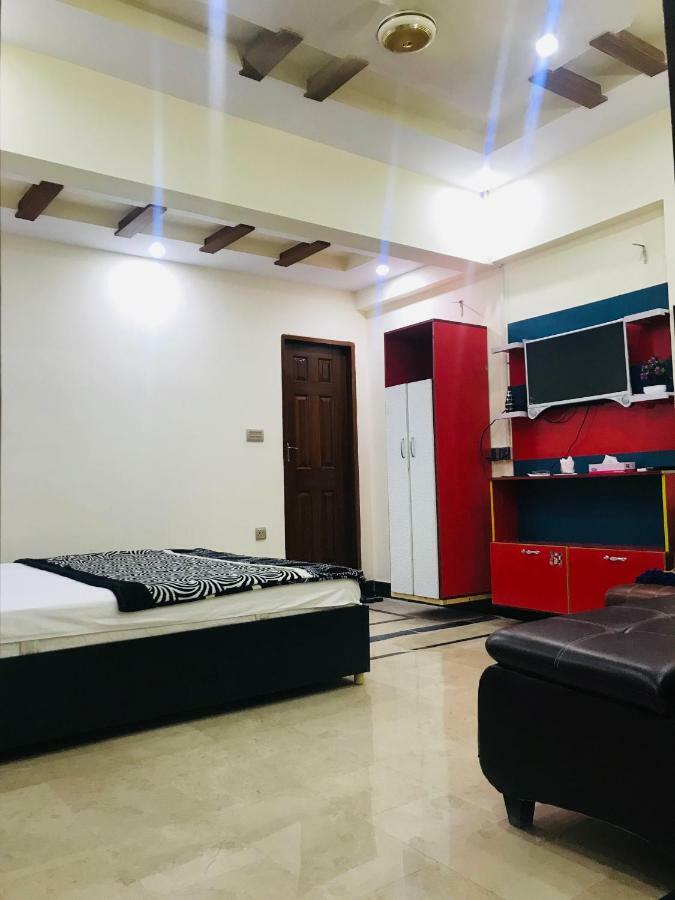 Hotel Second Home 카라치 외부 사진